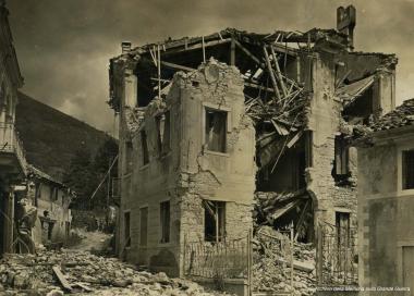 Casa di Feltre bombardata